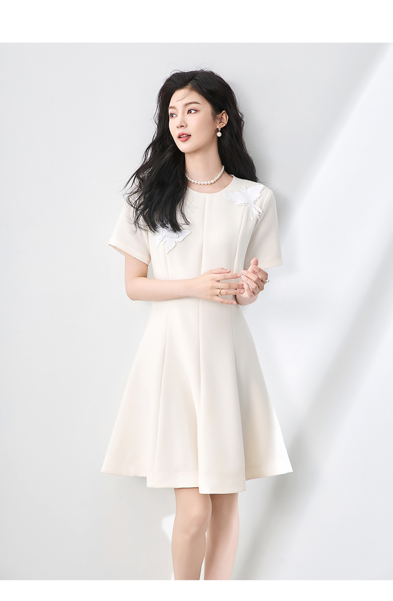 Váy liền tay ngắn cổ tròn đính sequin nặng, thắt eo, phong cách quý phái — Màu đen chi tiết 11