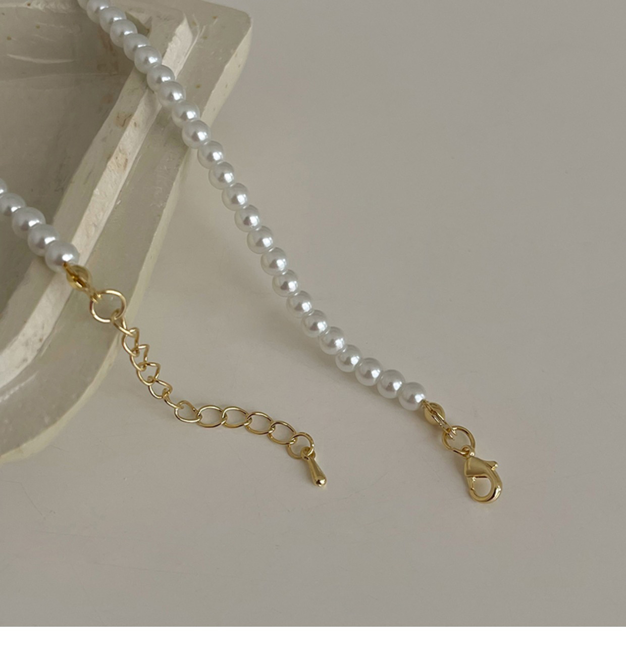 15g Weight Necklace Classification Pearl Chain Material Beaded Chain Chain Type 1 Piece Quantity Wedding, Travel Occasion Artificial Pearl, Alloy Material Solid Color Pattern Unisex Gender Beaded Design Casual, Elegant, Lady Style Casual Elegant Lady Solid Color Artificial Pearl Beaded Chain Layered Necklaces Wholesale 8