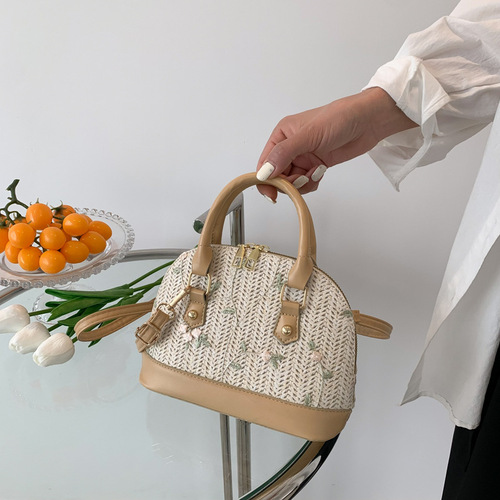 Straw Western Style Simple Handbag  Spring and Summer New Single Shoulder Crossbody Bag Temperament Gentle Woven Shell Bag