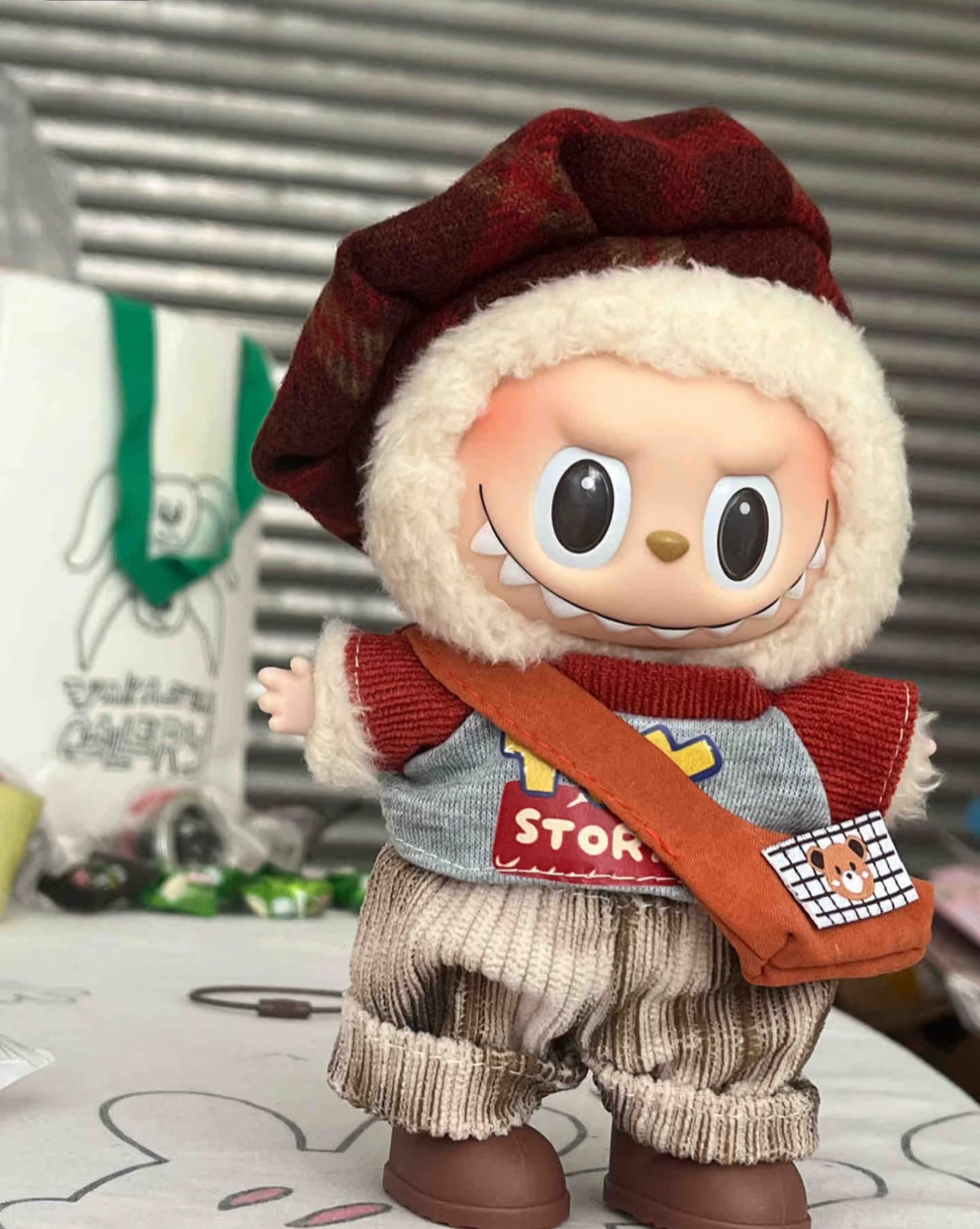 ラブブ labubu ビニール コカ・コーラ ベビー服 第一世代、第二世代、第三世代 17cm 夏用 座り立ちオーバーオールスーツ