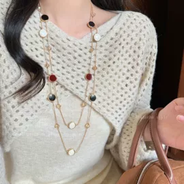 耳钉;耳环;耳夹