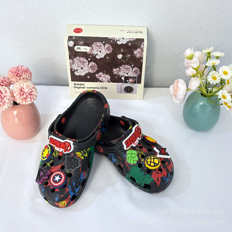 Los Vengadores de los niños zapatos de verano nuevos zapatos de playa sandalias niñas dibujos animados al por mayor image 2
