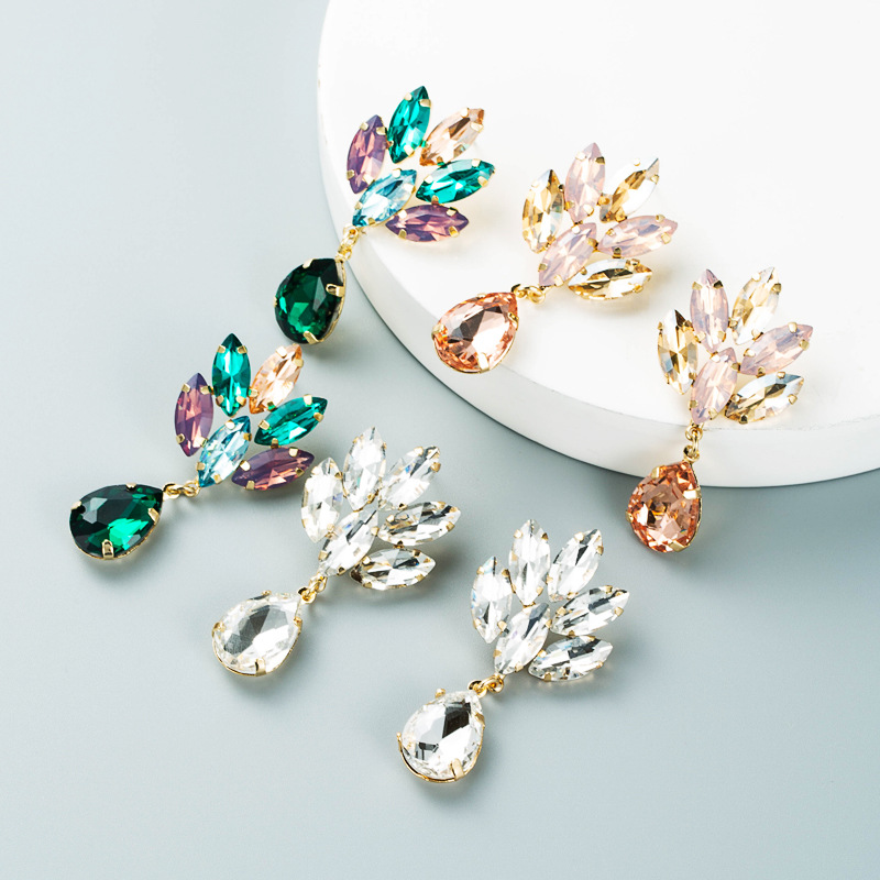 Korean Multi-layer Alloy Diamond-studded Flower High-end Glass Diamond Earrings Super Flash Earrings display picture 2