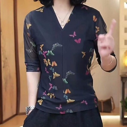 Drop-shipping colorful butterfly V-neck mesh blouse, loose floral plus-size long-sleeve thin stylish base shirt T-shirt Drop-shipping colorful butterfly V-neck mesh blouse, loose floral plus-size long-sleeve thin stylish base shirt T-shirt