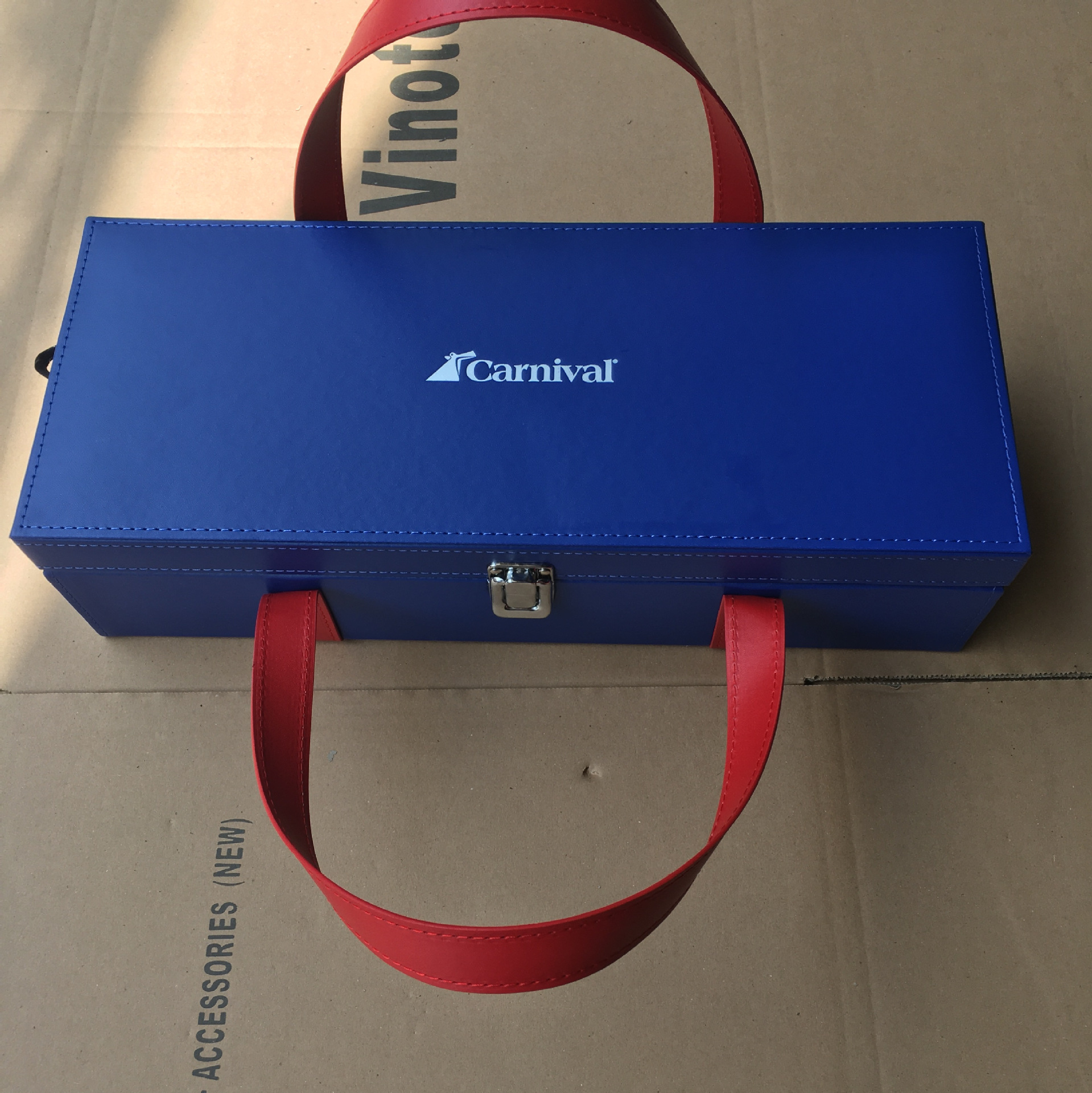 厂家生产/   皮质礼品包装盒     皮质水晶船包装盒