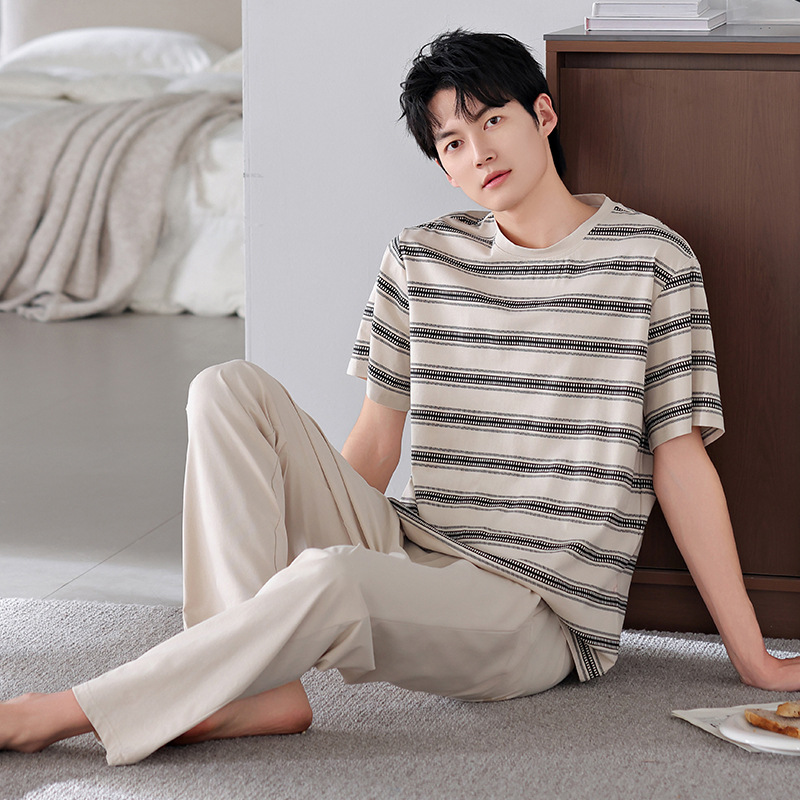 パジャマ男の夏の薄い綿の半袖のズボンの薄いタイプの夏は家の服の大きいサイズの230斤のスーツを着ることができます。