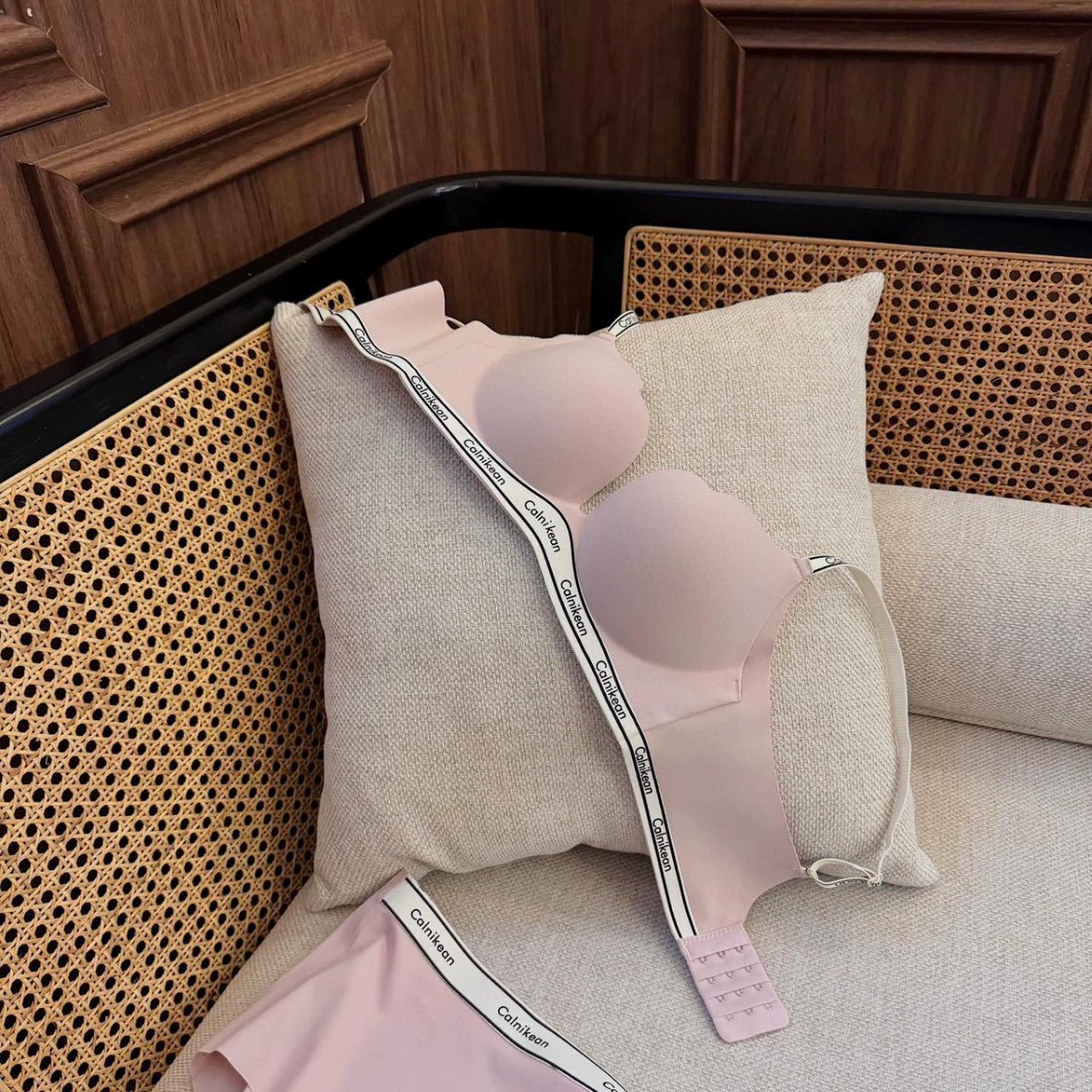 云茗莎 Little A -lit Cup Artifact Super Gather petals weed underwear suit female soft support Tira supports liberal essay spring and summer