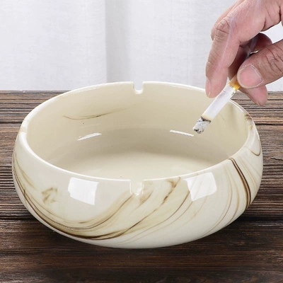 Car ashtray: ceramic ashtray, high-end commercial use