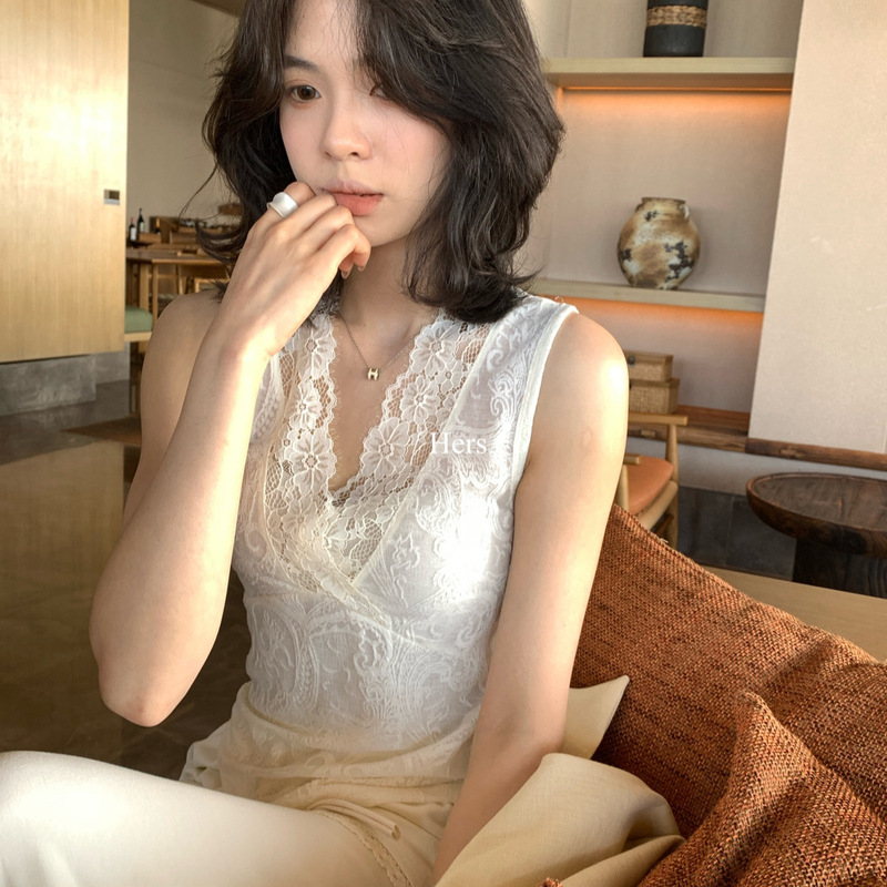 Hers One Spoon of Sweetness Pure Desire Hot Girl Sexy Inner Wear Design Lace V-Neck Slim Fit Breathable Versatile Tank Top