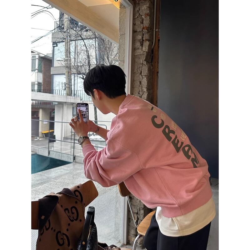Same style high weight round neck sweater for men and women with back contrast color letter printing pink long sleeve autumn and winter fleece-lined