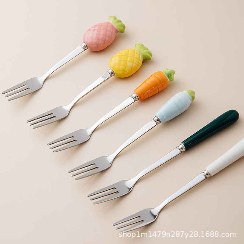 304 creativo pastel de acero inoxidable Tenedor de fruta de alta gama lindo niños seguridad fruta palo pequeño tenedor luz colección de lujo