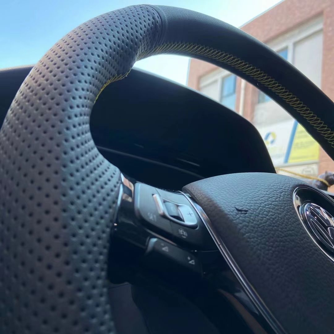 Suitable for Volkswagen Sagitar Hand-Sewn Steering Wheel Cover Lavida Plus Magotan Tanying Bora Cc Tuyue Super Fiber Leather Handlebar Cover