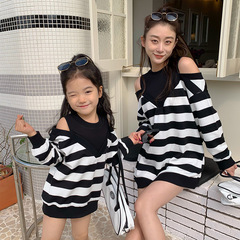 Let’s play together with the new spring and autumn parent-child clothing, mother-daughter clothing, striped fake two-piece shoulder sweatshirt skirt, Korean version of parent-child clothing T23C