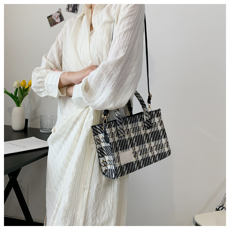 La Moda Retro De Un Solo Hombro Messenger Plaid Tote Bag Wholesale Nihaojewelry display picture 4