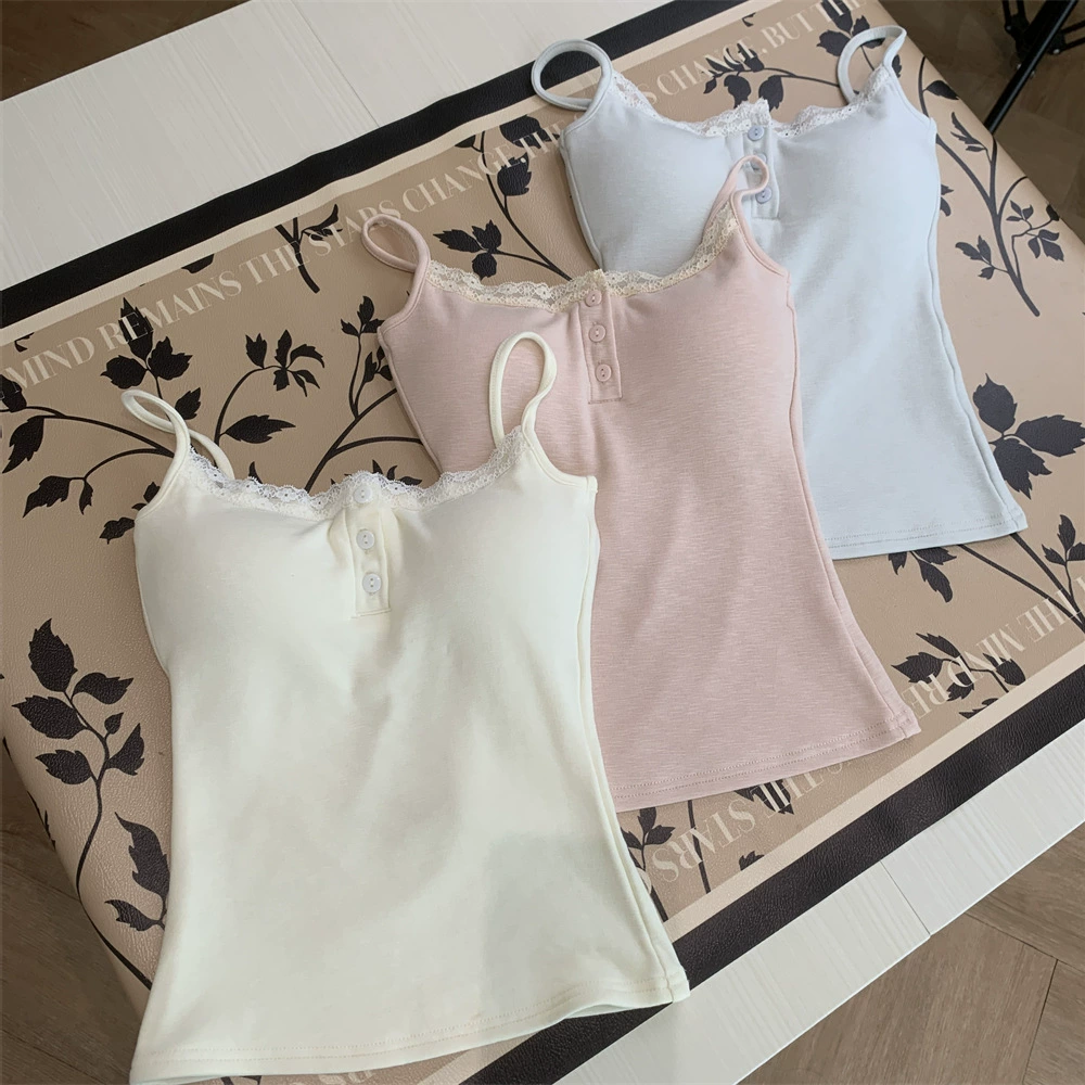 Кружевной трехпуговичный слинг (съемная накладка на грудь)