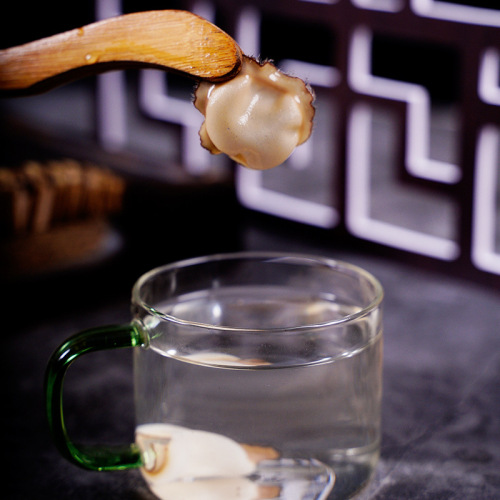 Deer antler wax slices. Sika deer antler slices soaked in wine and cooked in soup. Directly sold by the manufacturer. Large quantity of dried whole wax slices. Preferential price.