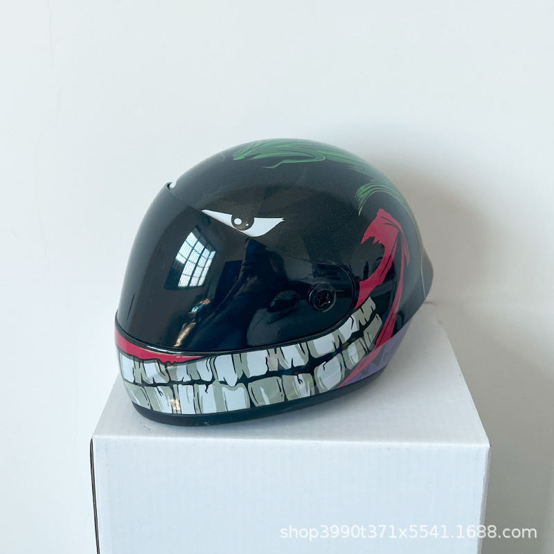 Motocicleta oso casco muñeca tensión oso gato afortunado motocicleta cola caja asiento trasero decoración modelo casco pequeño