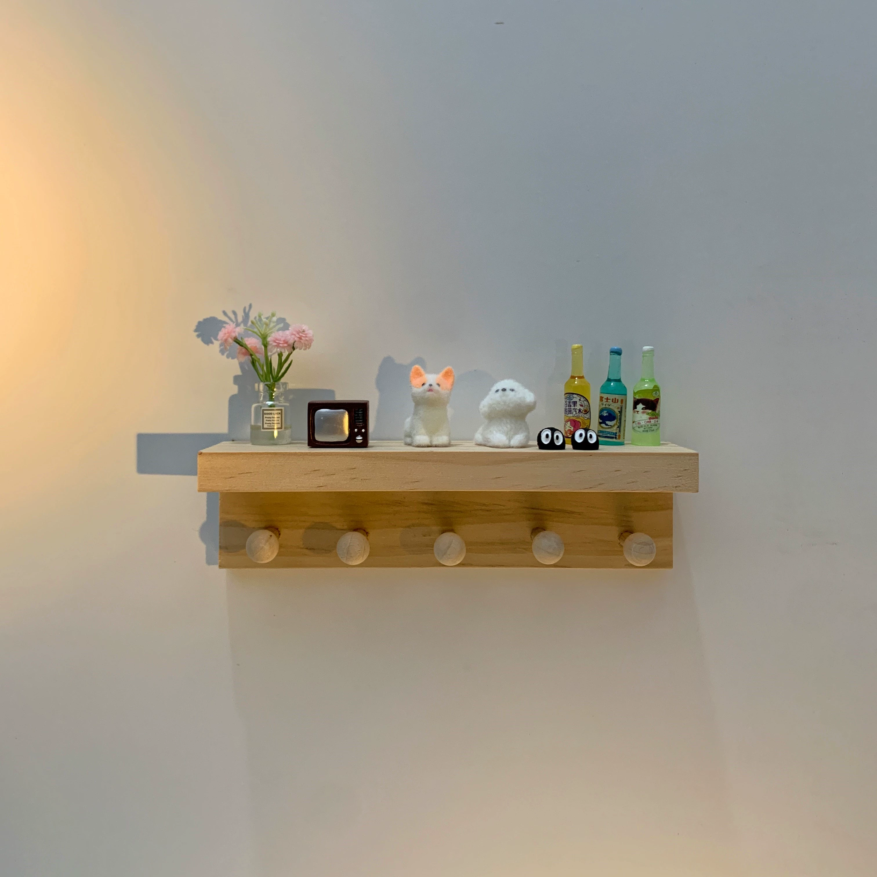 Creative entrance porch hook, key hook, solid wood wall-mounted storage rack, modern simple ornaments decoration