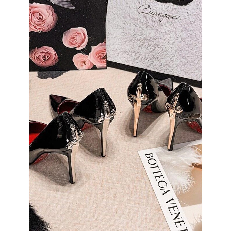 2026 New Model Queen's Scepter Red-Soled High-Heeled Shoes for Women, Niche Stiletto Heels with a Sword Design, Sexy and Elegant Pointed Toe Side-Cut Single Shoes