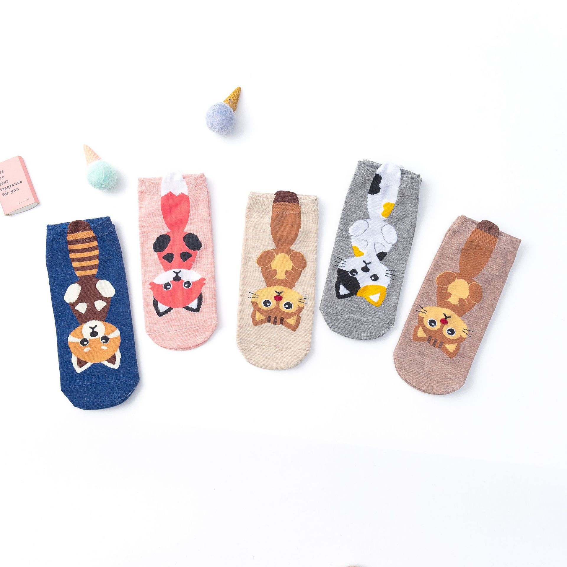 Calcetines de comercio exterior nuevos calcetines de dibujos animados lindos calcetines de mujer casuales coreanos calcetines cortos superficiales ventas directas