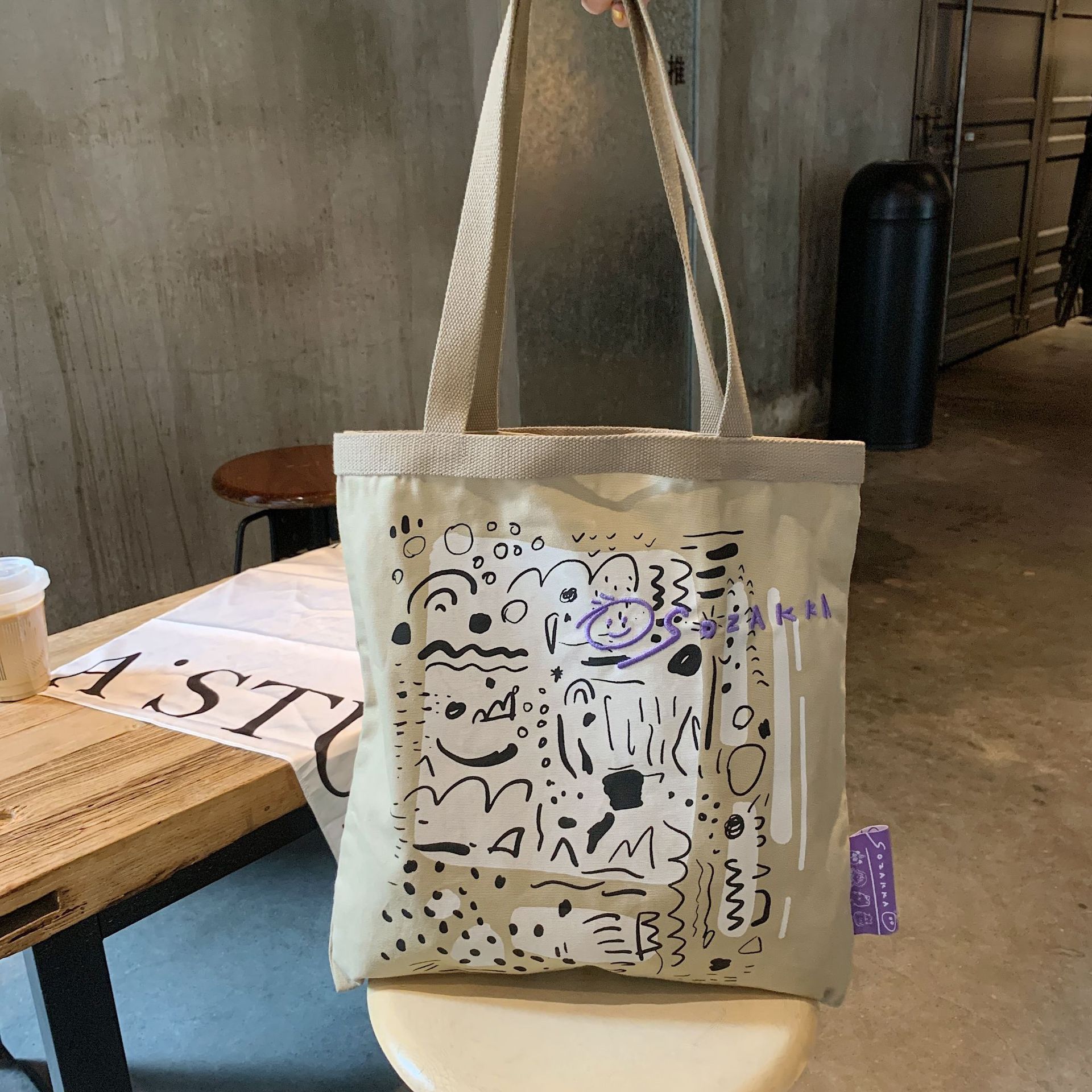 【 In Stock 】26102 letter graffiti printed canvas bag, large-capacity single-shoulder hand-carry shopping bag Tote from South Korea undefined