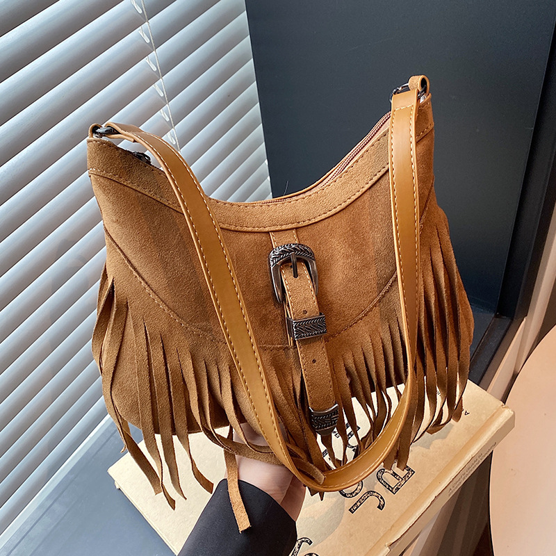 Autumn Niche Retro Commuter Motorcycle Tassel Bag For Women 2025 Fall/Winter New Leather Buckle Matte Shoulder Crossbody Bag - Thumbnail 2