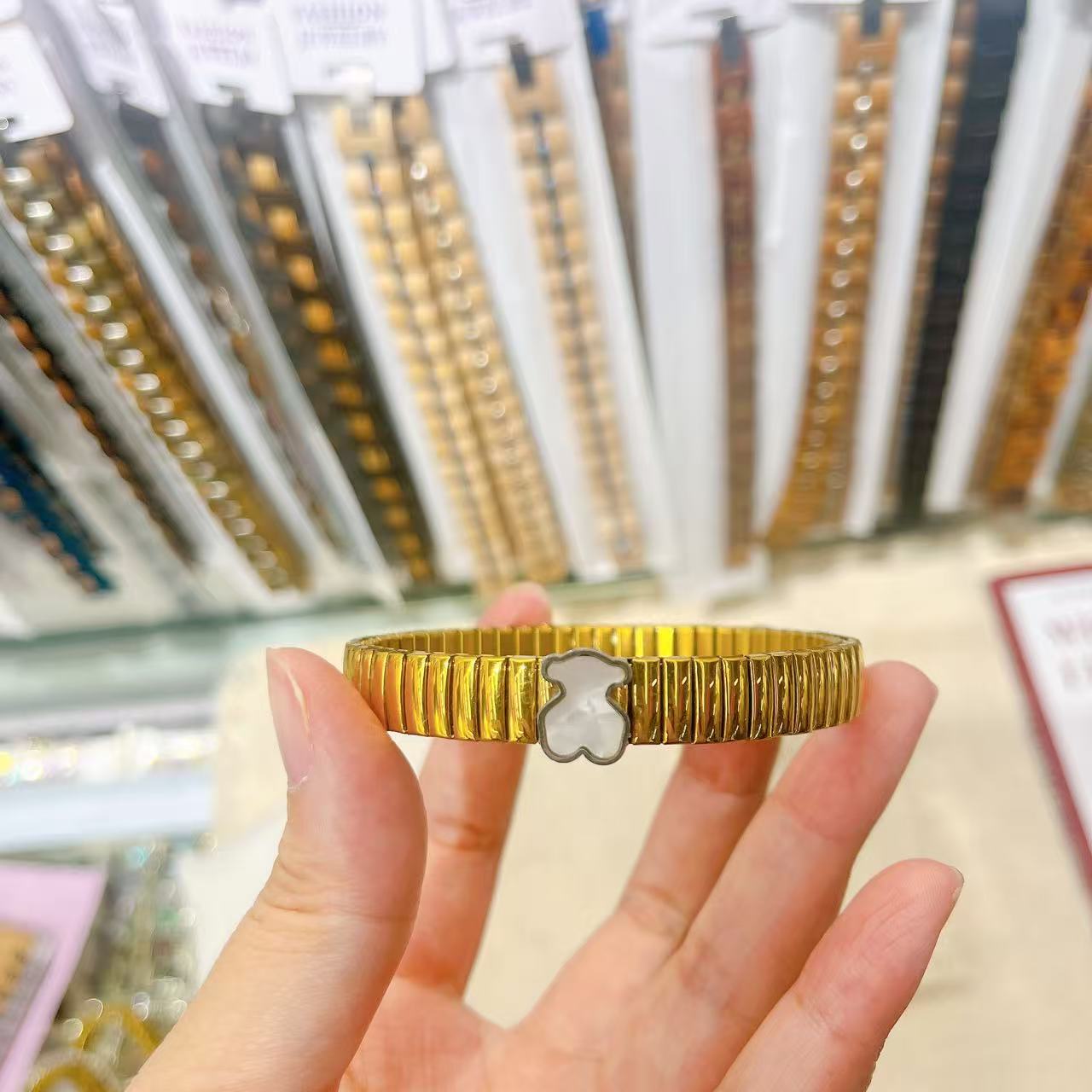 No desvanecerse transfronterizo oso pulsera de acero inoxidable elástica ligera pulsera de lujo chapado al vacío 18K cadena de reloj