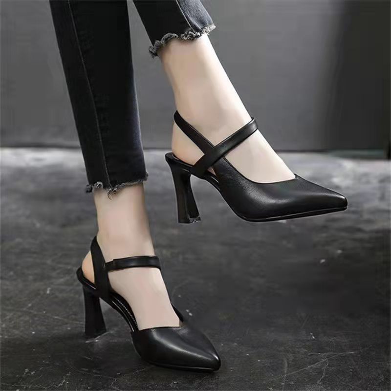 Temperamento sandalias mujer verano 2025 nuevo estilo grueso tacón medio cuero suave cinturón Baotou moda zapatos de mujer tacones altos