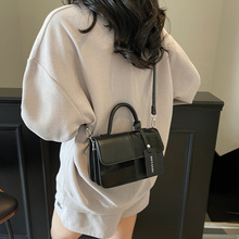跨境批发新款单肩包流行女包包小众高级感气质通勤斜跨女士小方包