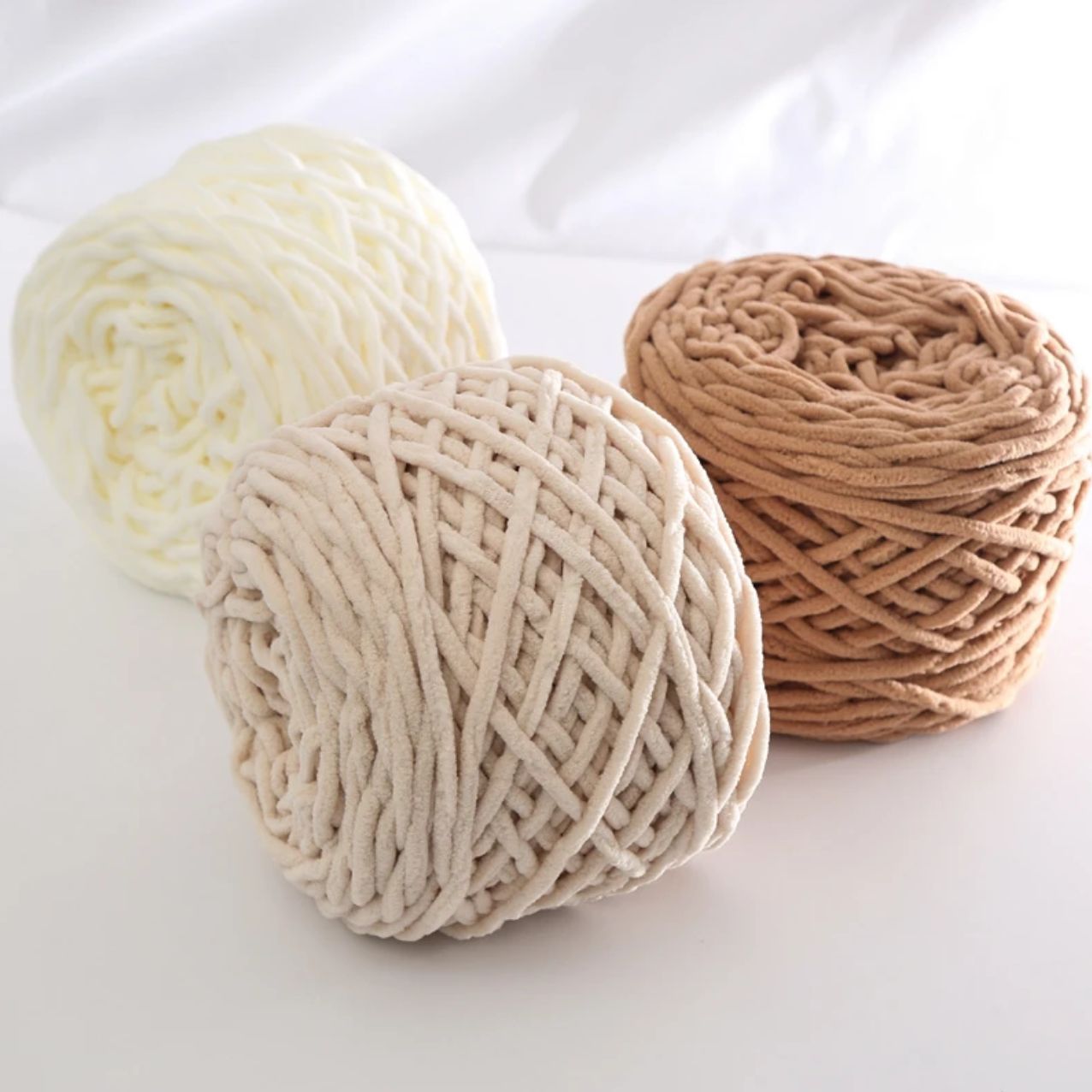 三两三冰条线毛线手工diy材料包钩针钩拖鞋编织围巾粗毛线团