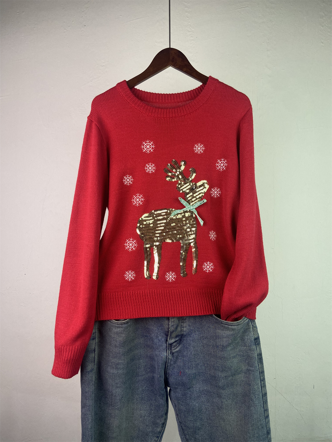 Christmas Red Christmas Sweater for Women in Autumn and Winter Casual Elk Embroidered Pullover Long-Sleeved Sweater with Sweet Sequins