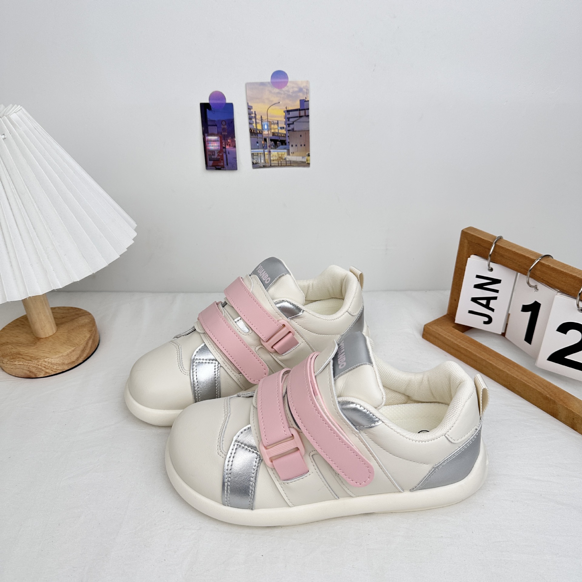 Yuanbo Low-top Velcro Forrest Gump Shoes Estudiante 2025 primavera nuevas zapatillas de deporte de todo fósforo zapatos de lona coreanos cabello de moda