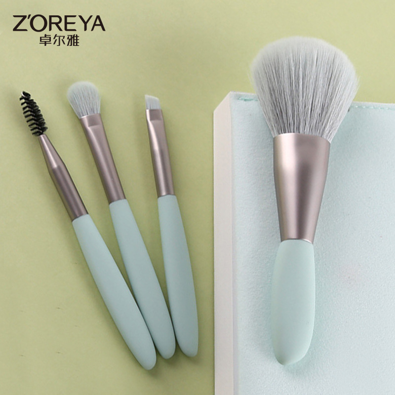 Juego de brochas de maquillaje de 4 piezas para principiantes, herramientas de belleza para contorno facial, polvo suelto, brocha para corrector, brocha de maquillaje de cerdas suaves