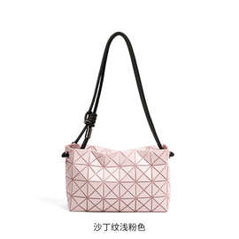 日本菱格包简约精致单肩潮流时尚女包包高级感轻奢豆腐包马卡龙色