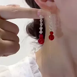 项链;耳环;耳线