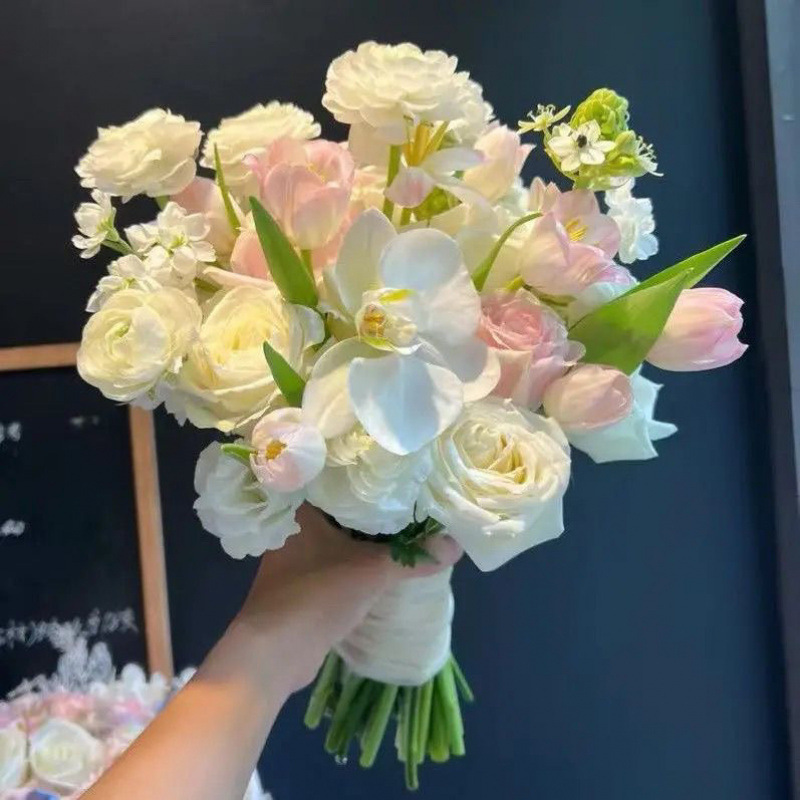 结婚粉色婚礼手捧花新娘手捧结婚出片郁金香领证仿真花拍照道具|undefined