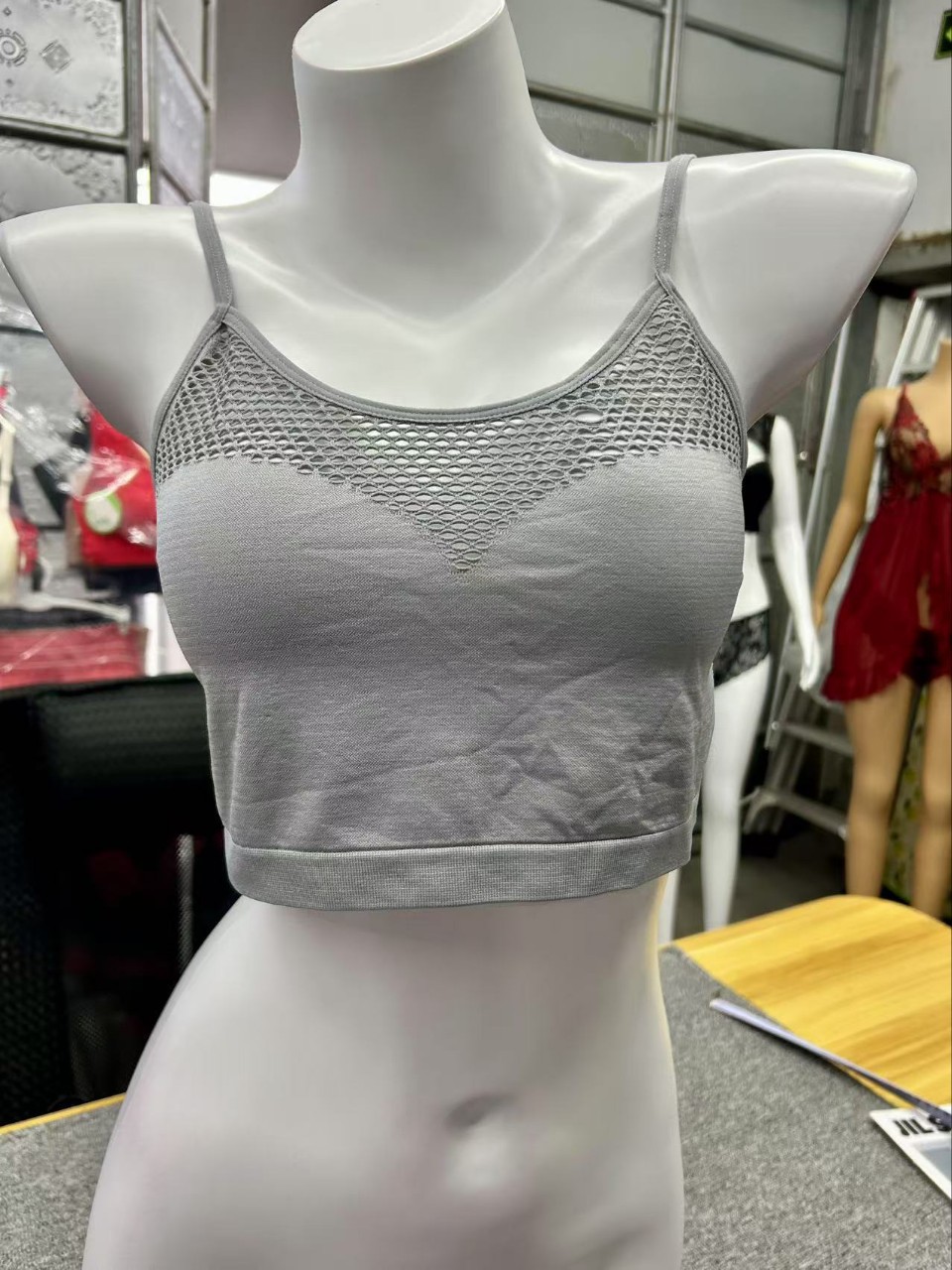 Bra deportivo perforado, acero sin cojín de pecho, ropa interior de mujer, comercio exterior al por mayor