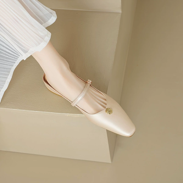 Champagne color