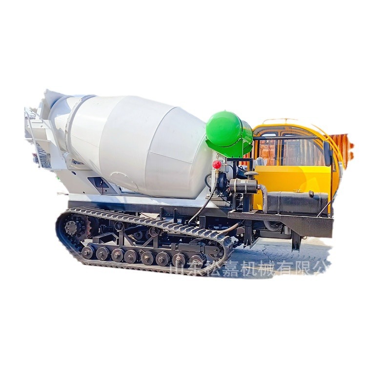 Construcción de canales de agua, fundición, mezcla y transporte camión tanque, camión mezclador de construcción de carreteras rurales, mezclador de orugas