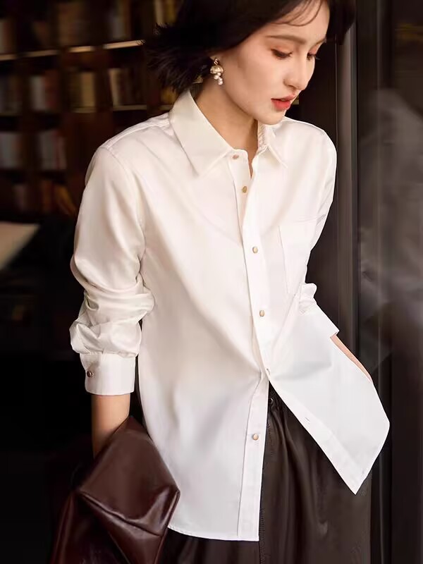 Áo sơ mi nữ cổ polo viền hoa trắng dài tay — trắng