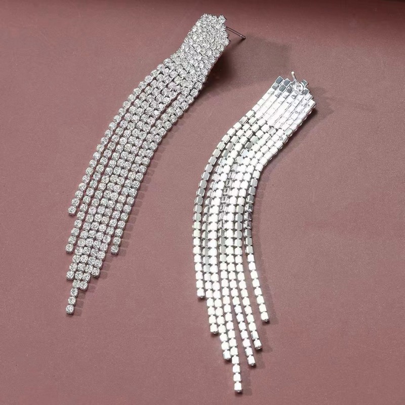 2022 Venta caliente elegante rhinestone garra cadena pendientes europeos y americanos estilo frío largo completo diamante borla pendientes Corea del Sur pendientes
