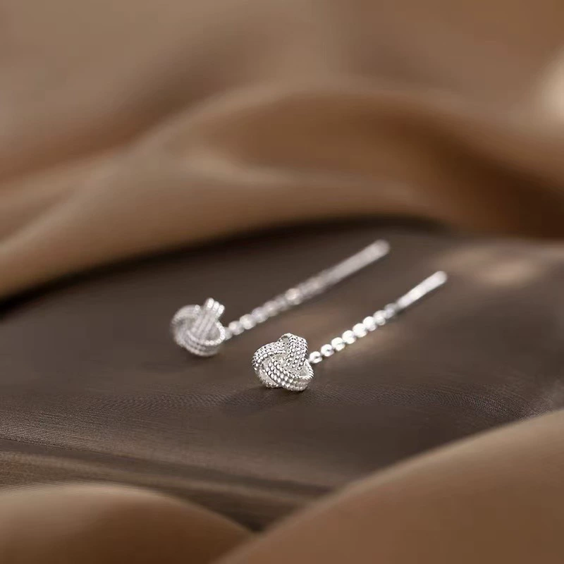 Серебряная игла, серьги, образец серебра 925, стиль светлая роскошь
