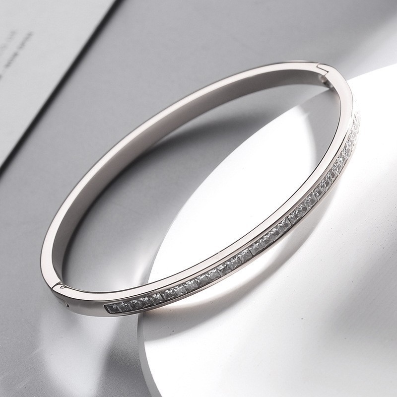 Cielo estrellado pequeña cintura pulsera de acero de titanio mujer de alto grado sentido llano anillo pulsera luz nicho de lujo