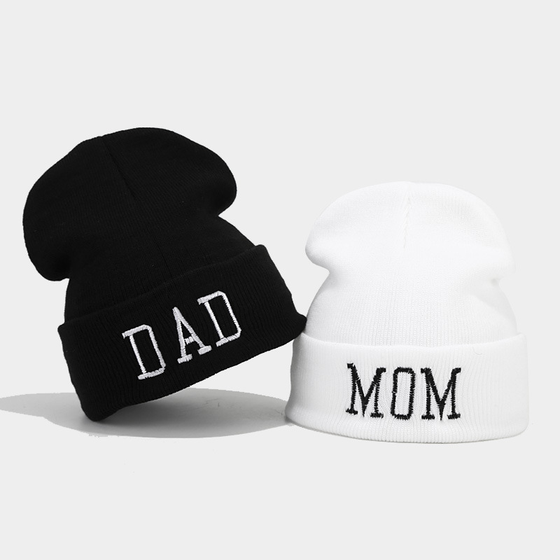 Otoño e Invierno nuevo papá mamá bordado redondo tejer sombrero Amazon Venta caliente Mamá y Papá sombrero de lana sombrero frío