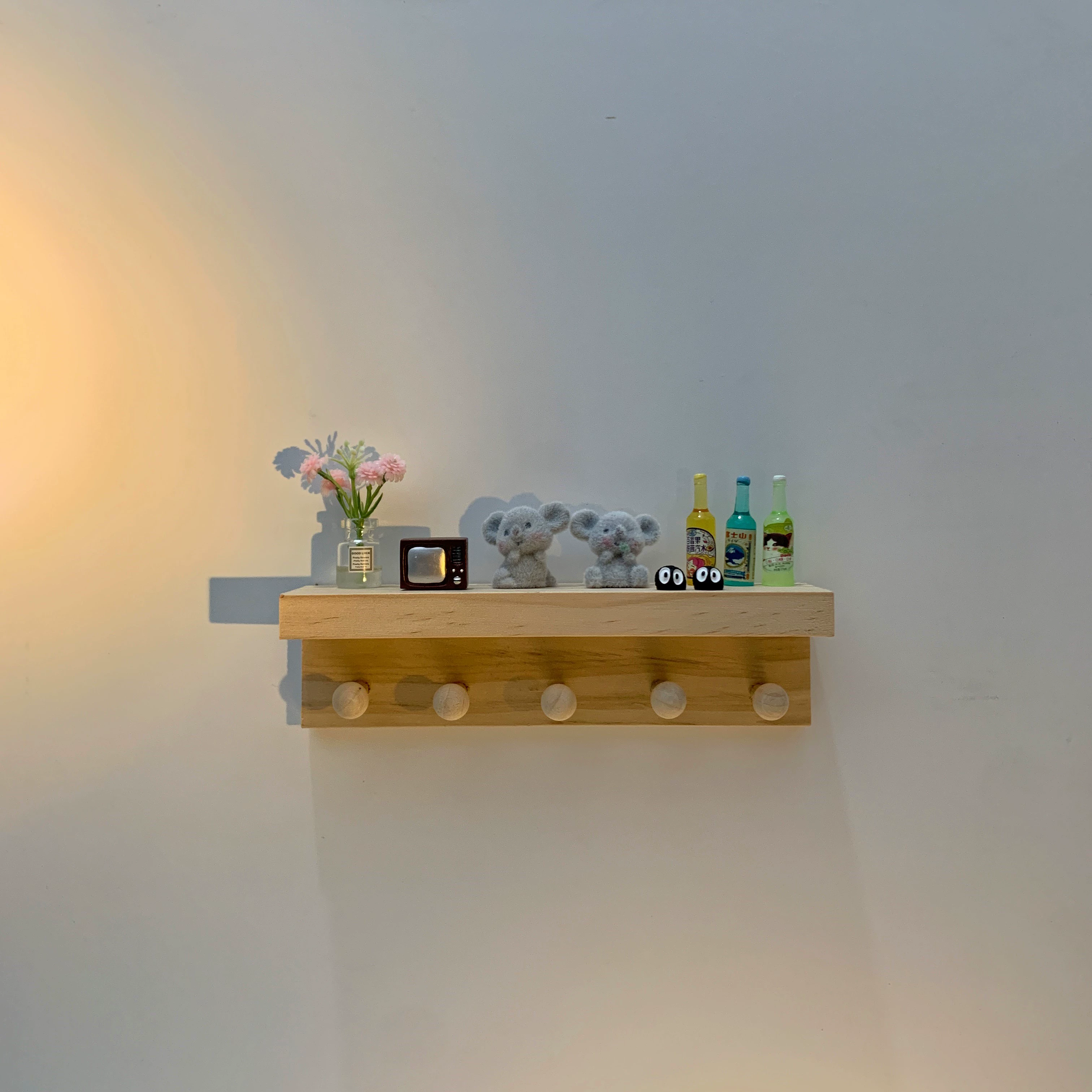 Creative entrance porch hook, key hook, solid wood wall-mounted storage rack, modern simple ornaments decoration