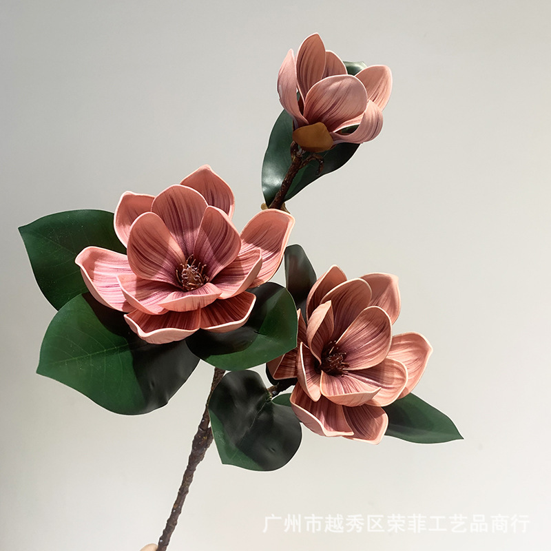 Simulación de flores magnolia sensación de mano 3D de alta calidad con hojas de simulación 3 cabezas magnolia decoración de la sala de estar de boda del hotel