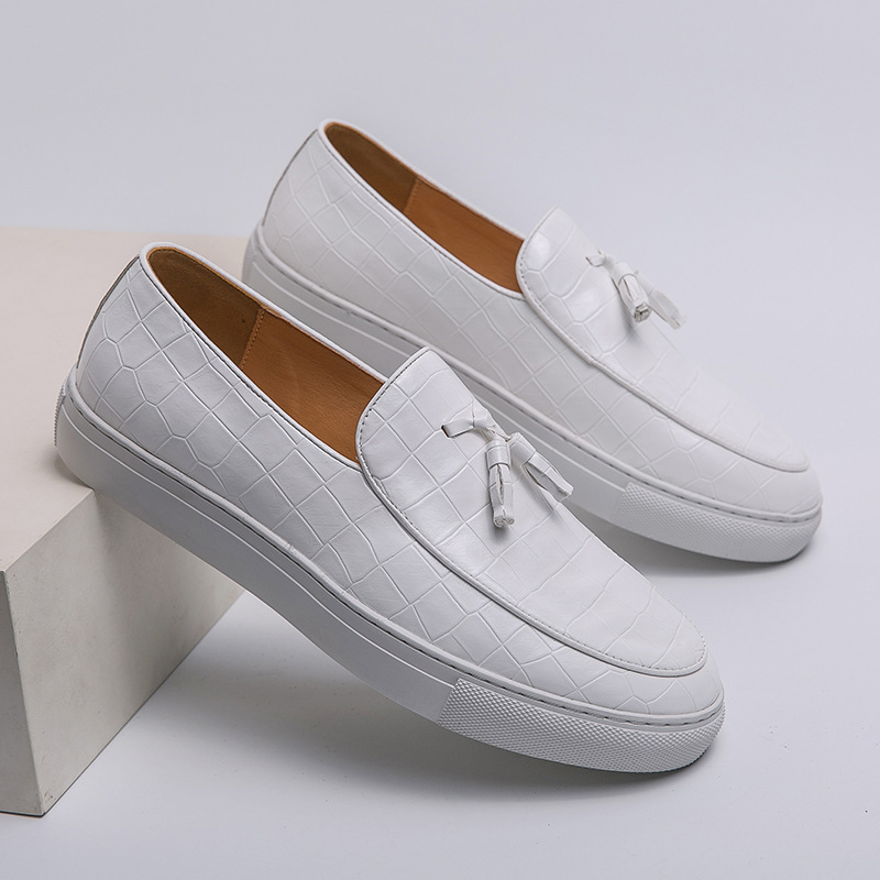 Amazon tamaño extra grande 47 zapatos de hombre mocasines de borla patrón de cocodrilo estilo británico zapatos de cuero casuales estación europea zapatos de tablero de los hombres