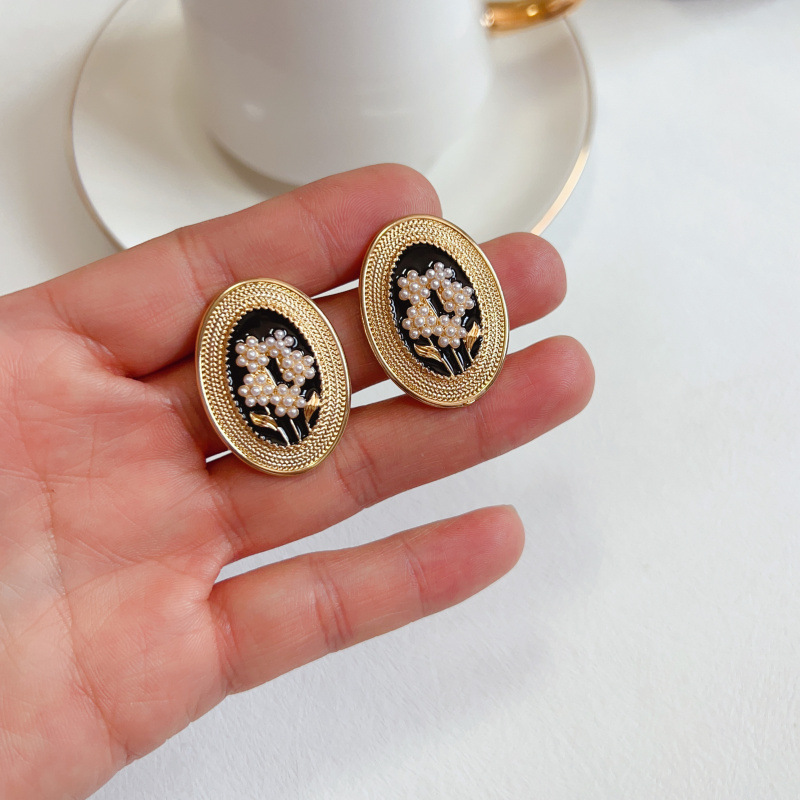 1 Pair Vintage Style Flower Plating Alloy Ear Studs display picture 5