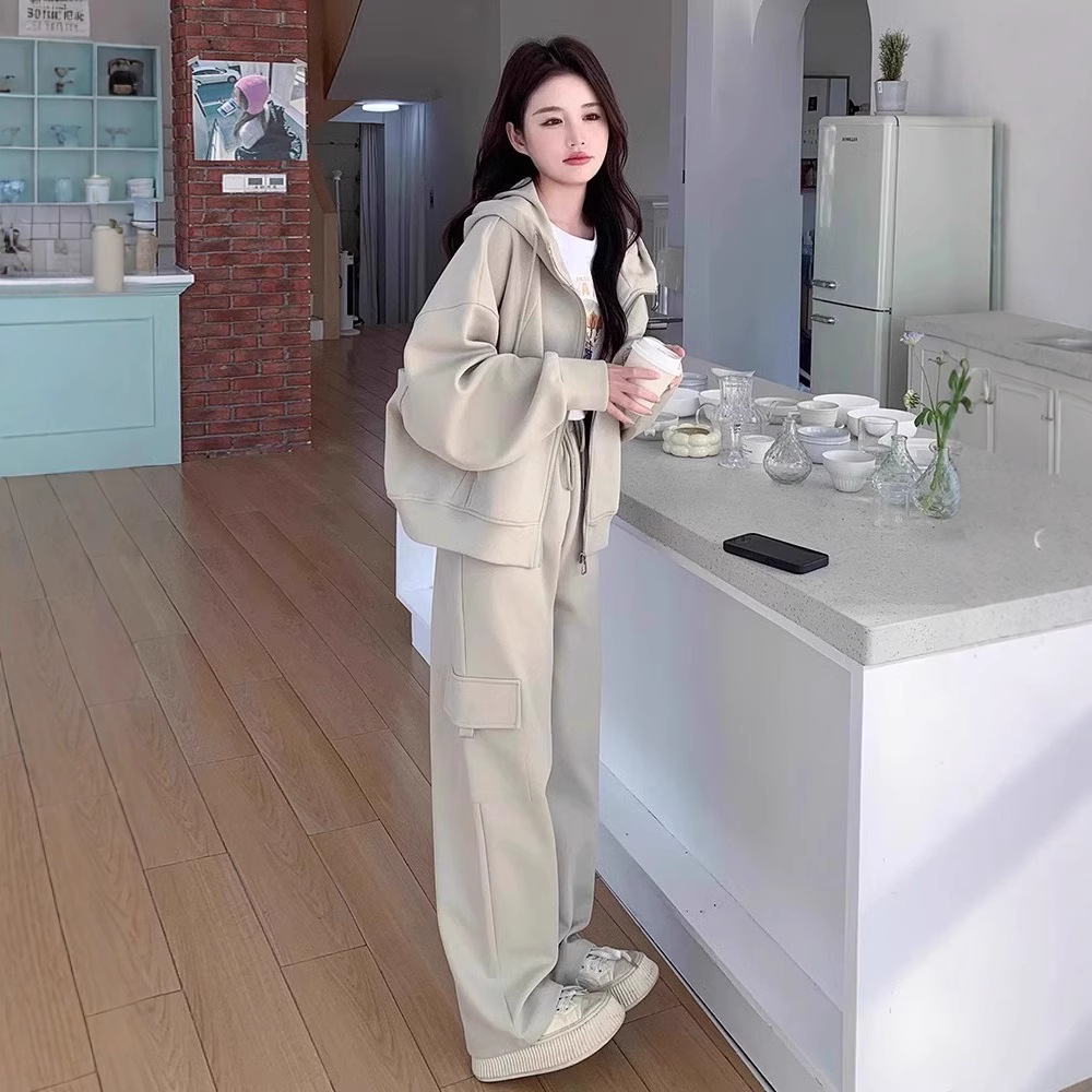 High-End Casual Sports Suit for Women, Autumn and Winter Petite Workwear Style Sweatshirt and Sweatpants Two-Piece Set, Early Autumn Complete Set