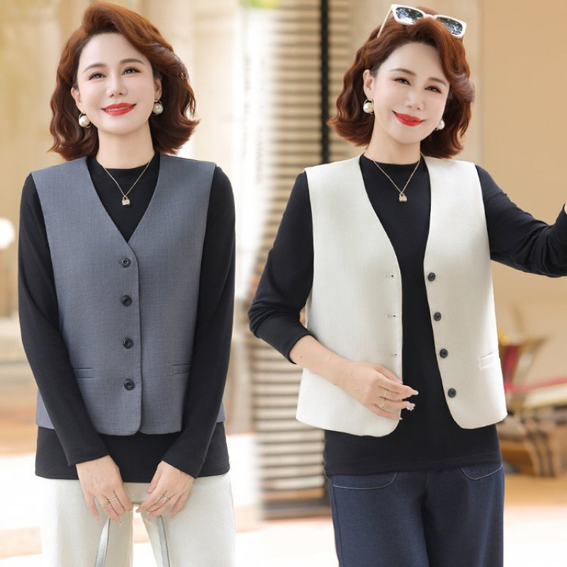 Middle-Aged and Elderly Women's New Autum Style Slim Sleeveless Vest with Round Neck Bottoming Shirt Mother's Two-Piece Set